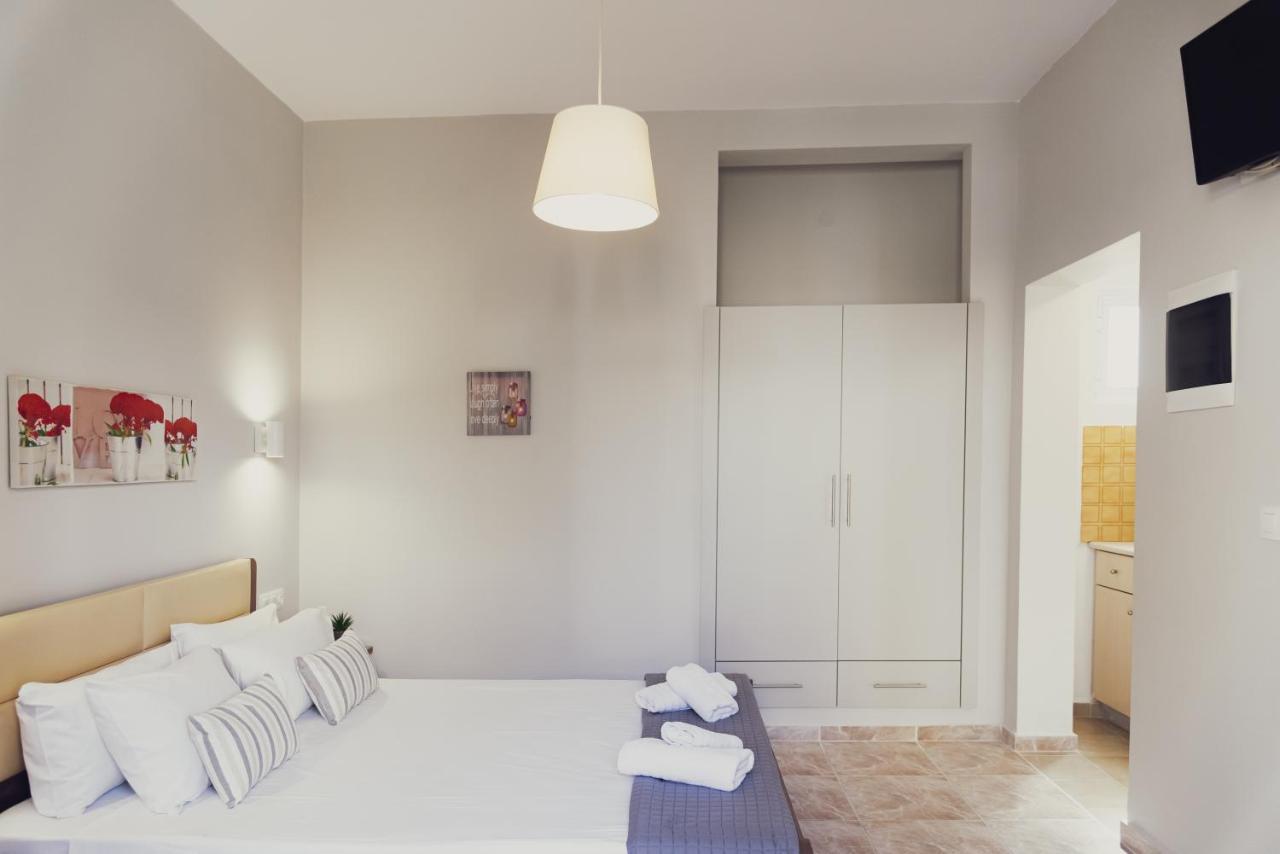 Maria Olga Apartments Benitses  Eksteriør bilde